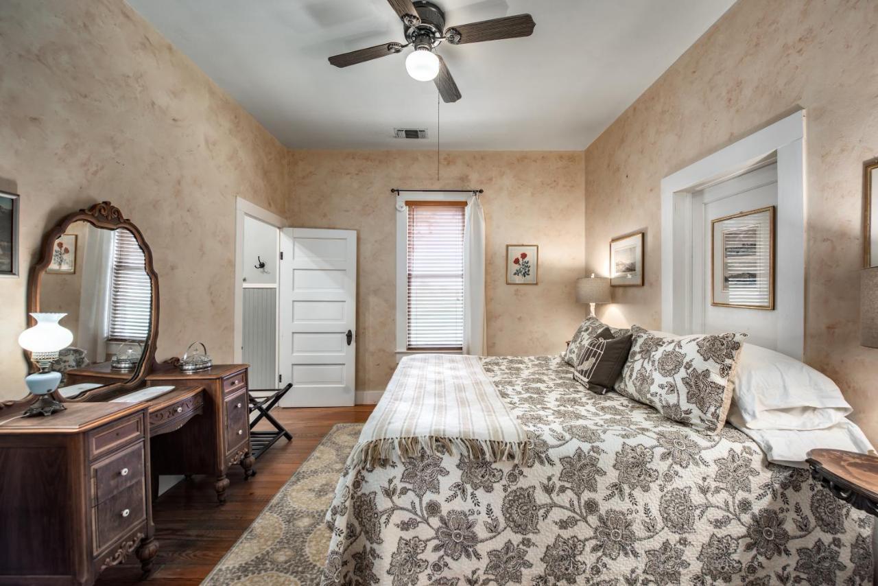 Barons Creekside Resort Fredericksburg Esterno foto